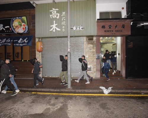 行動中拘捕6名男女。
