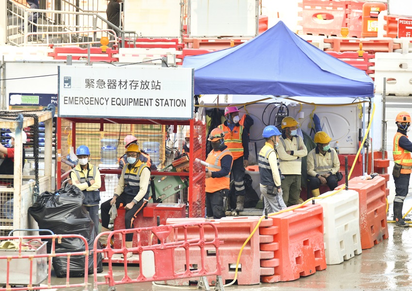 建造業工人將須持有新冠病毒陰性檢結果,方可進入地盤開工。資料圖片