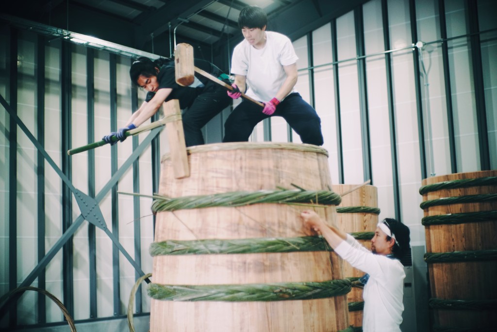 酒廠採用「兩階段發酵法」,先在不锈钢桶進行初段發酵,再置入木桶進行長時間二次發酵(Long Fermentation),增加風味複雜度。 酒廠採用「兩階段發酵法」,先在不锈钢桶進行初段發酵,再置入木桶進行長時間二次發酵(Long Fermentation),增加風味複雜度。