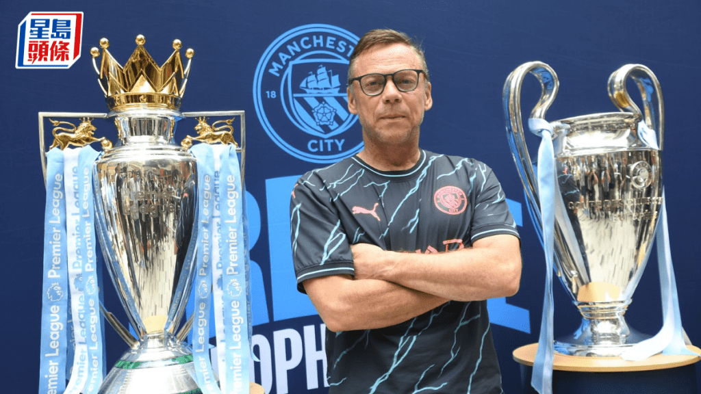 曼城名宿迪哥夫旺角见球迷。