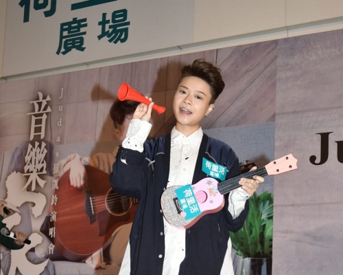 羅凱鈴話不敢想一下子去紅館。