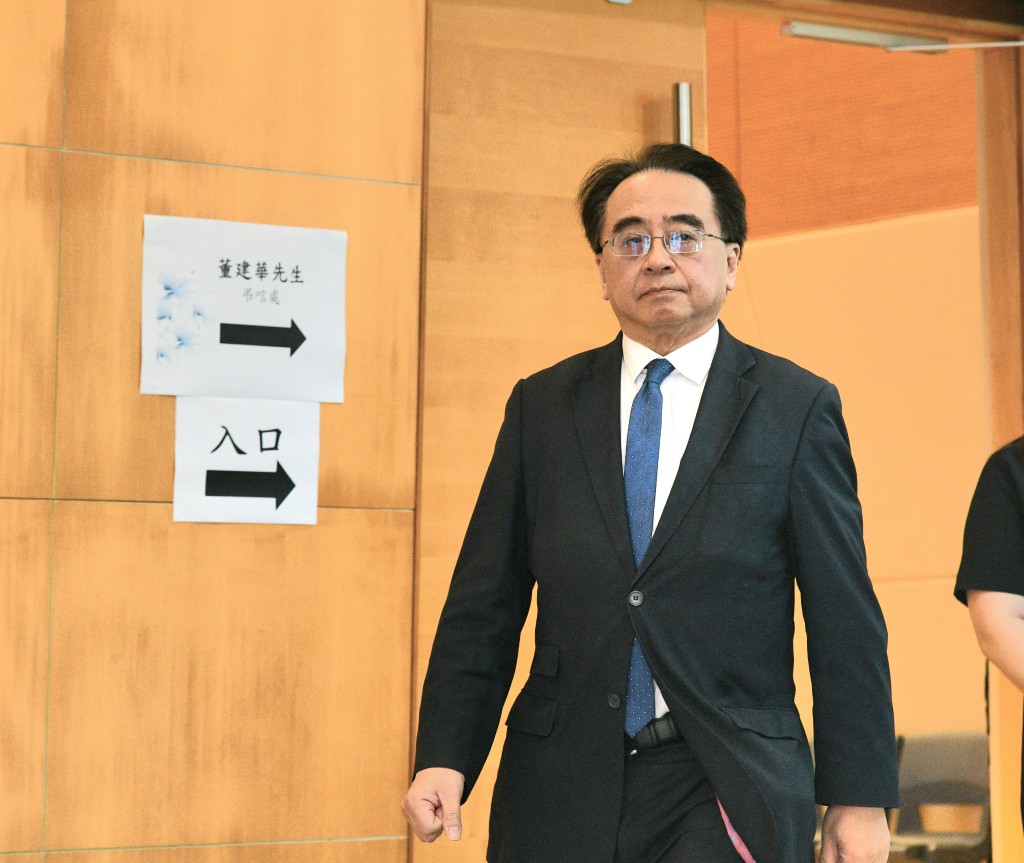 港鐵主席金澤培前往啟德社區會堂悼念。 港鐵主席金澤培前往啟德社區會堂悼念。