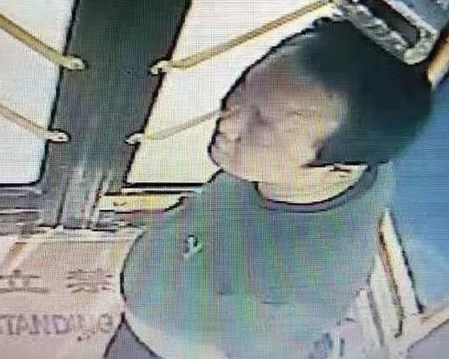 邢台涉嫌毆打巴士女司機的男乘客。(網圖)