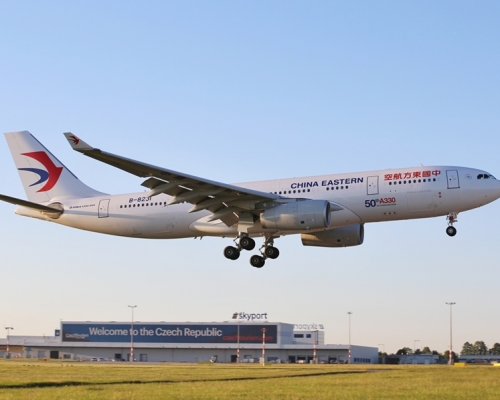 东方航空MU5331航班，经历了一次「奇幻旅程」。网图