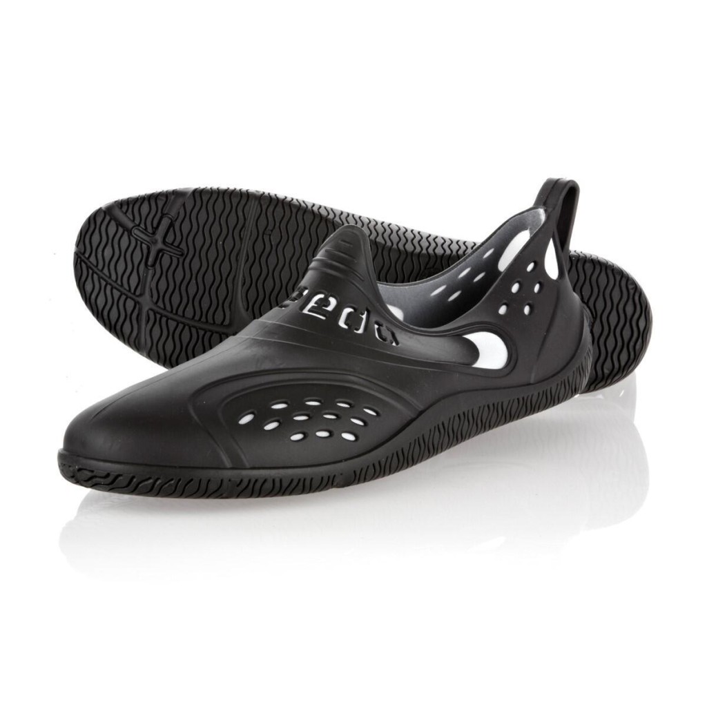 SPEEDO黑色Zanpa男裝水陸兩用鞋/原價$299、現售$179.4/Decathlon。(圖片來源 : Decathlon) SPEEDO黑色Zanpa男裝水陸兩用鞋/原價$299、現售$179.4/Decathlon。(圖片來源 : Decathlon)