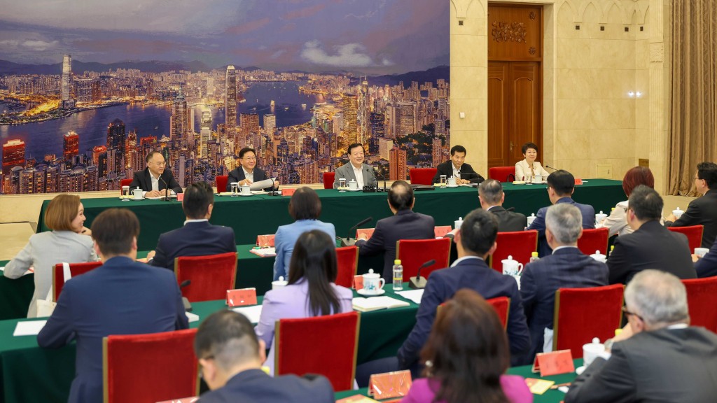 立法會議員訪京座談以「港普」發言 夏寶龍勉學好普通話︱Kelly Online