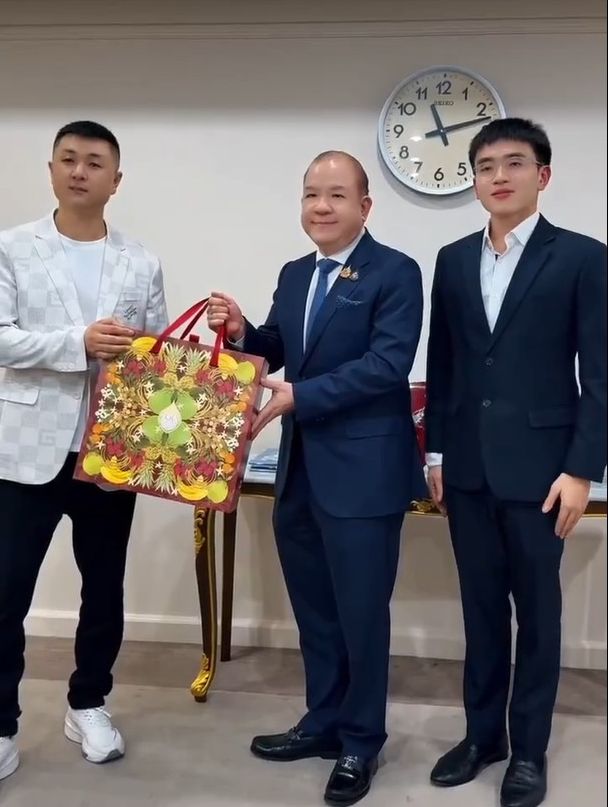 太原老葛獲泰國商業部長披猜會見。