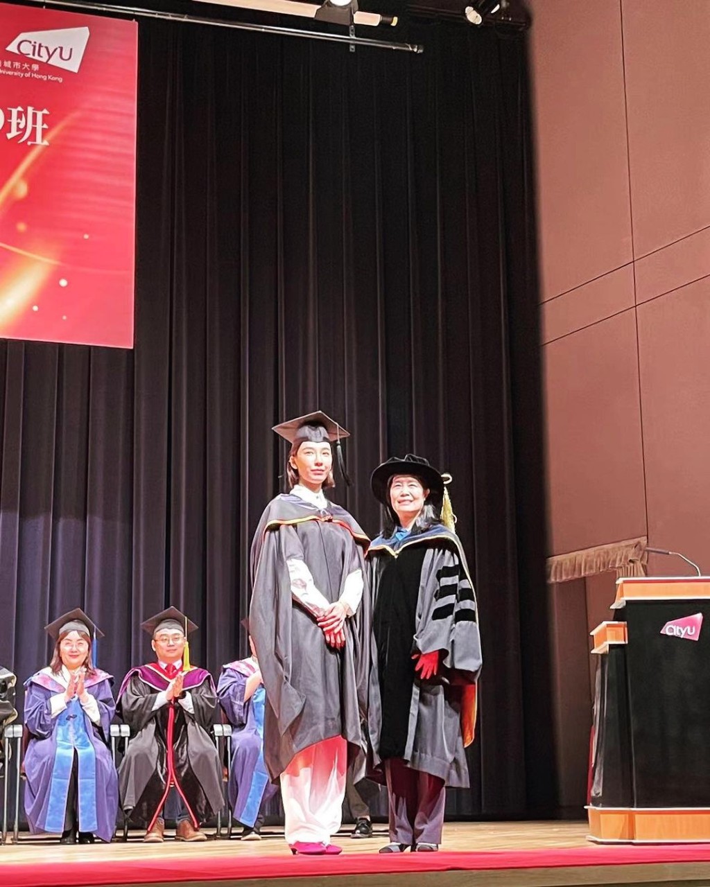 齊嬌今年3月從香港城市大學與清華大學合作EMBA＋MPA項目「城大EMBA」學位畢業。