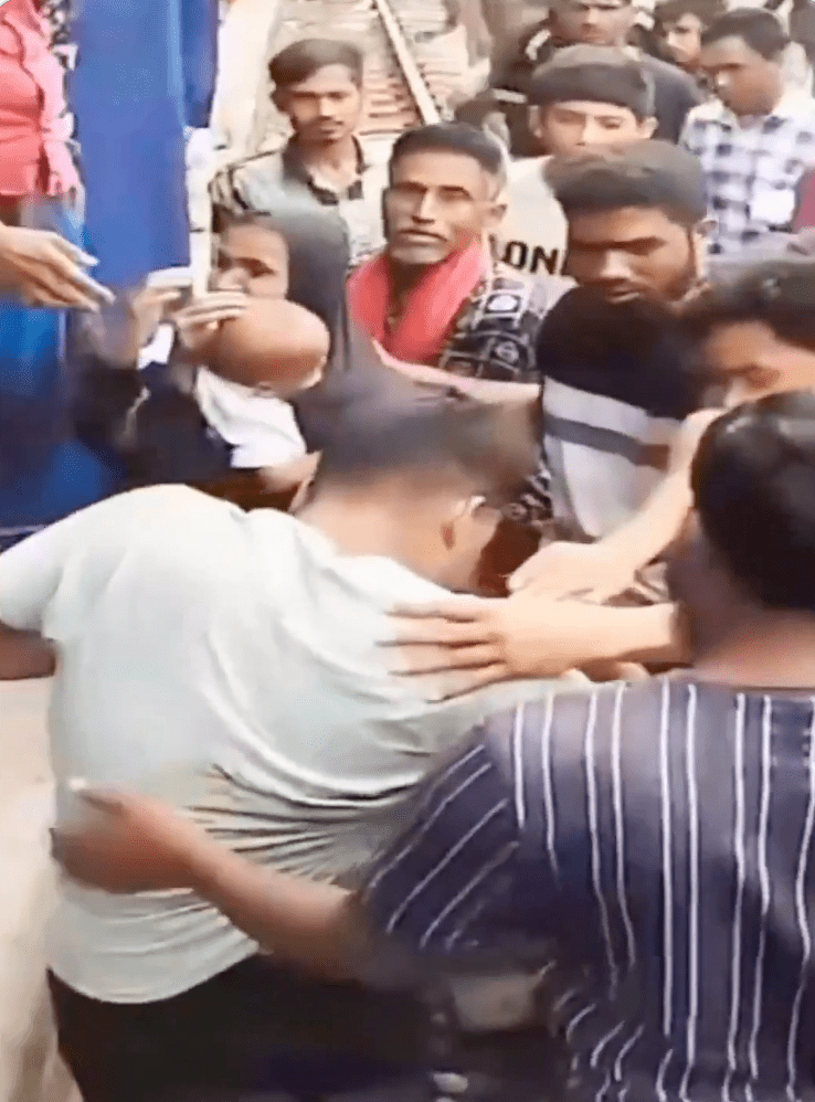 現場群眾目睹兩人死裡逃生，紛紛情緒激動地為這位父親迅速且冷靜的救人反應送上熱烈掌聲。@nextminutenews7