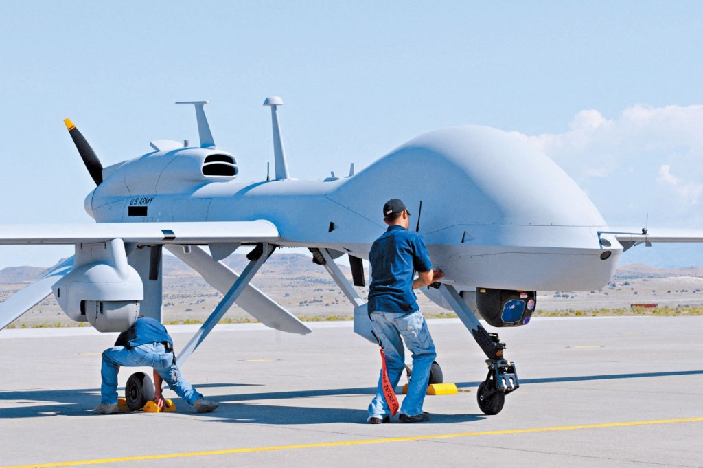 MQ-1C灰鹰大型武装无人机。