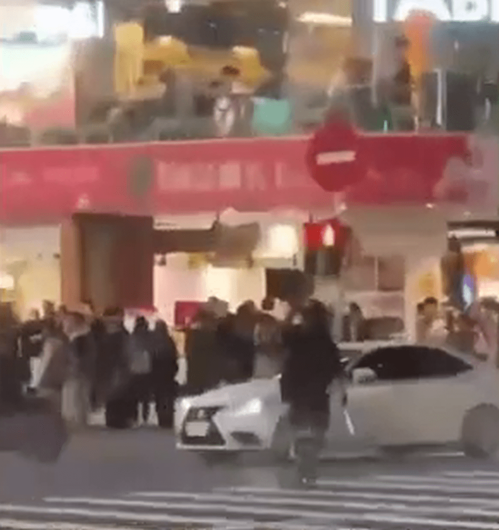 騎士停紅燈「讓路」遭張文割喉亡。