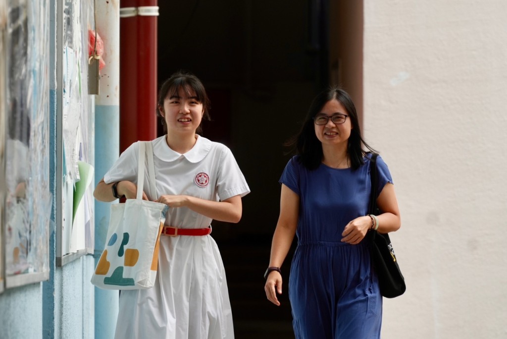 香港中国妇女会中学诞生首位女状元——姚臻怡。刘骏轩摄