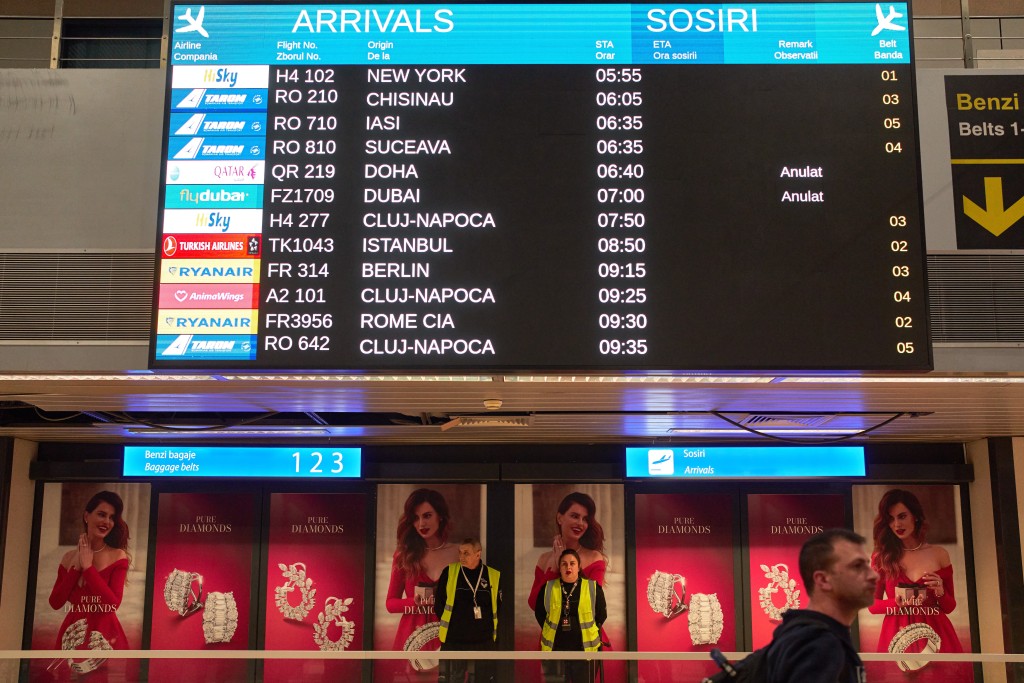 中东局势恶化，大量航班取消。美联社