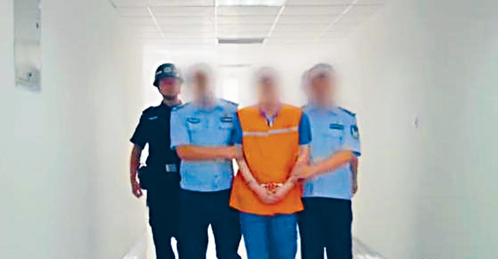 向美国提供军工机密的侯某某被捕。