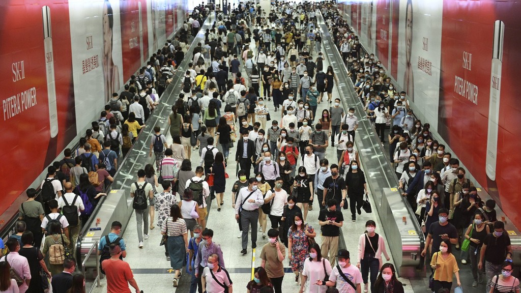 港鐵將透過醫管局向醫護員工送贈1萬張港鐵都會票。資料圖片