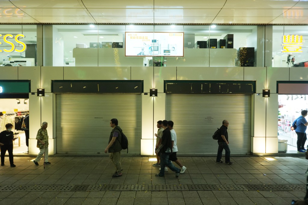 尖沙咀柏丽大道多间店铺出现空置情况。资料图片