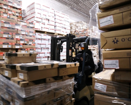 深圳將於明日起設立進口凍品集中監管倉望可助阻斷疫情傳播。　資料圖片