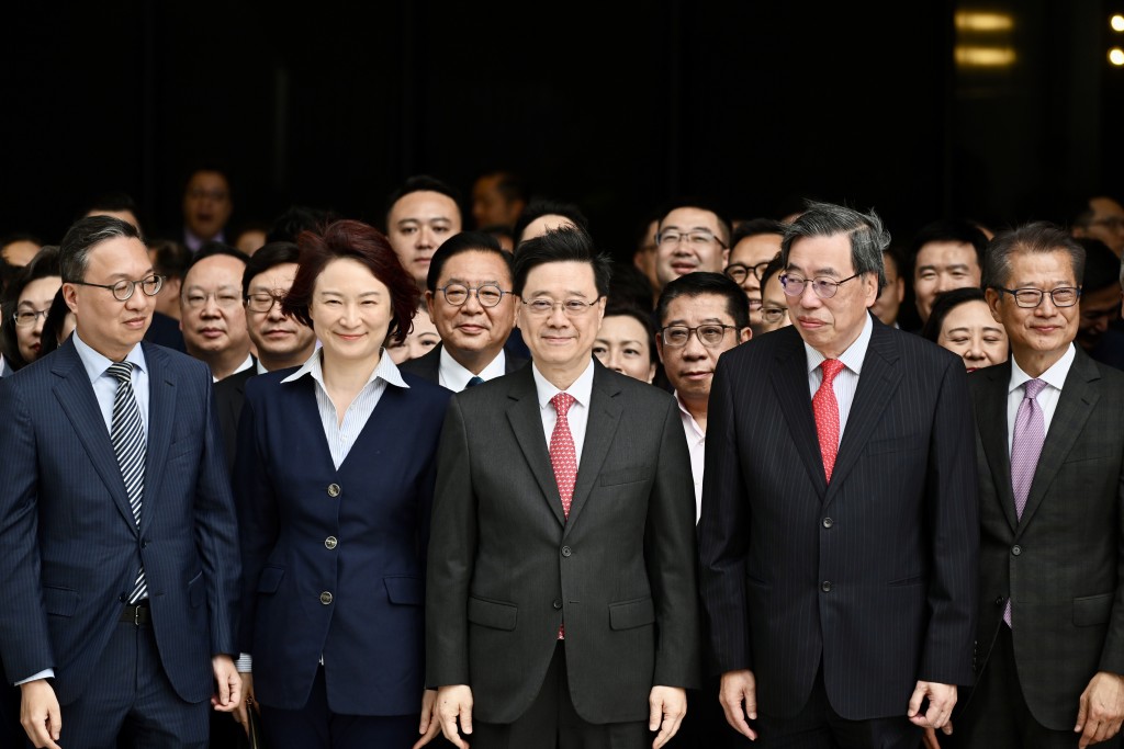 行政長官李家超立法會綜合大樓擴建主體工程竣工儀式。出席劉駿軒攝 行政長官李家超立法會綜合大樓擴建主體工程竣工儀式。出席劉駿軒攝