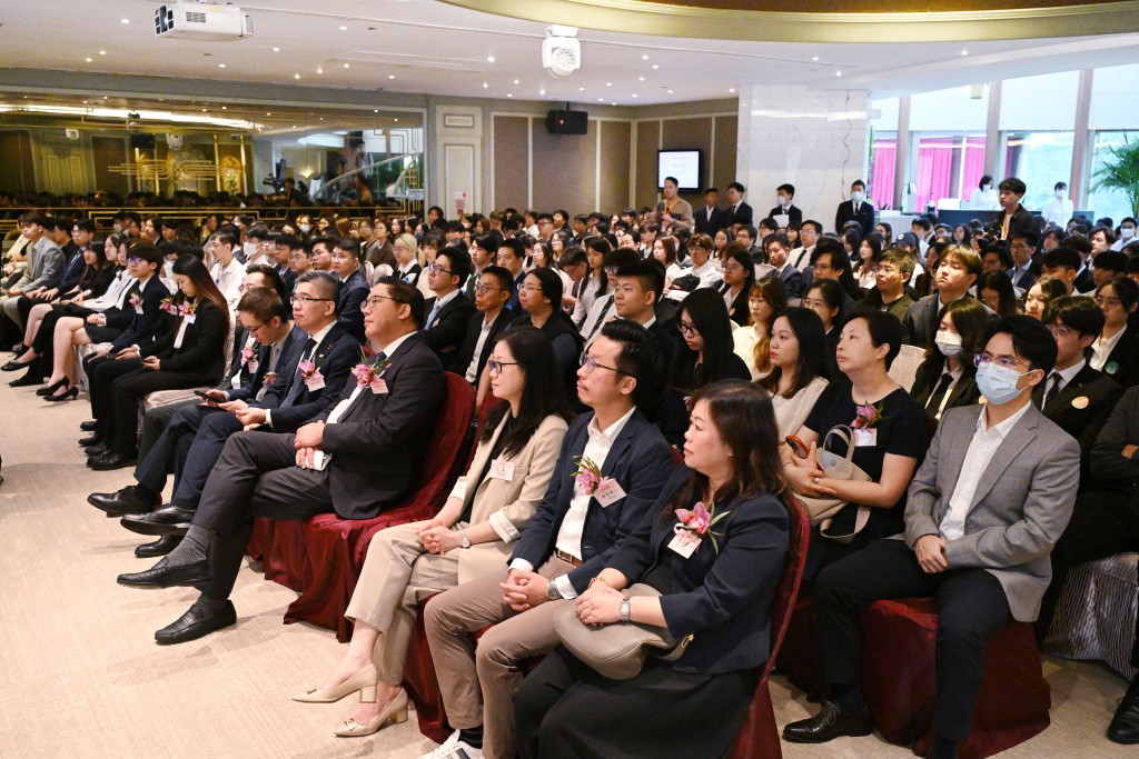 百萬青年看祖國—香港學生內地實習千人計劃2025出發授旗禮。 蘇正謙攝