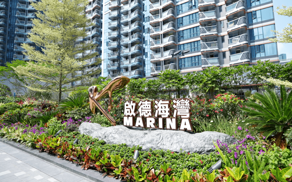 Simon表示,全世界有二十多組水滴作品,香港則有兩組在嘉華國際的住宅項目啟德海灣中。 Simon表示,全世界有二十多組水滴作品,香港則有兩組在嘉華國際的住宅項目啟德海灣中。