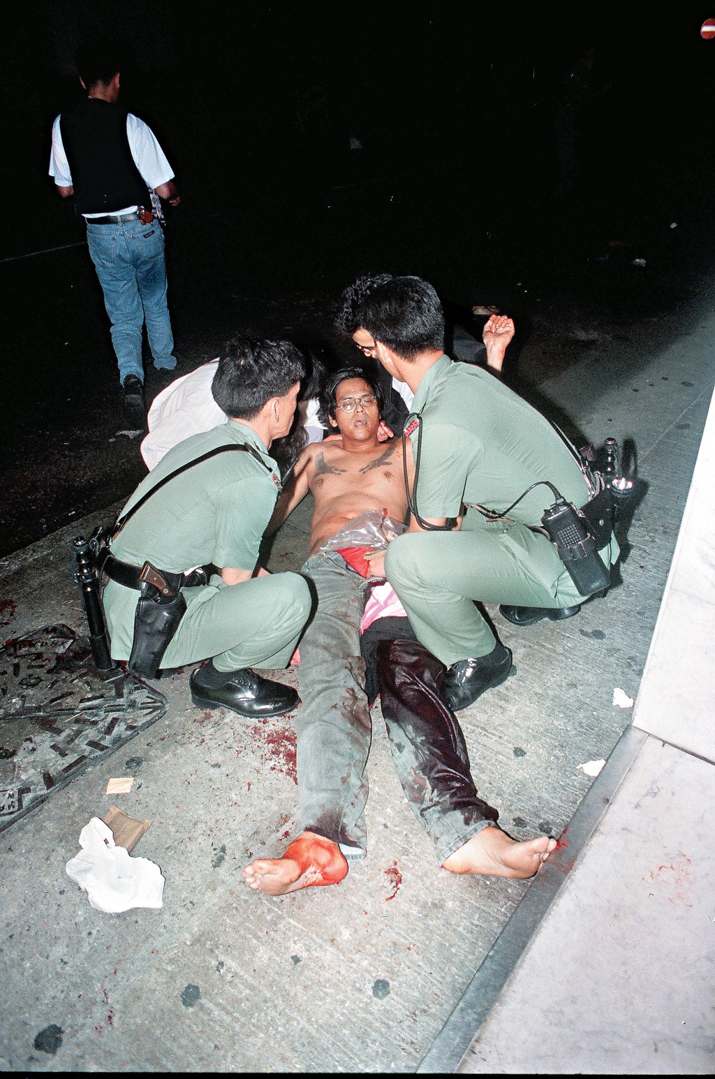 1994年，「高佬發」在尖沙嘴夜店遭槍手槍擊，左大腿中槍雖撿回性命，但一腿要切去。資料圖片