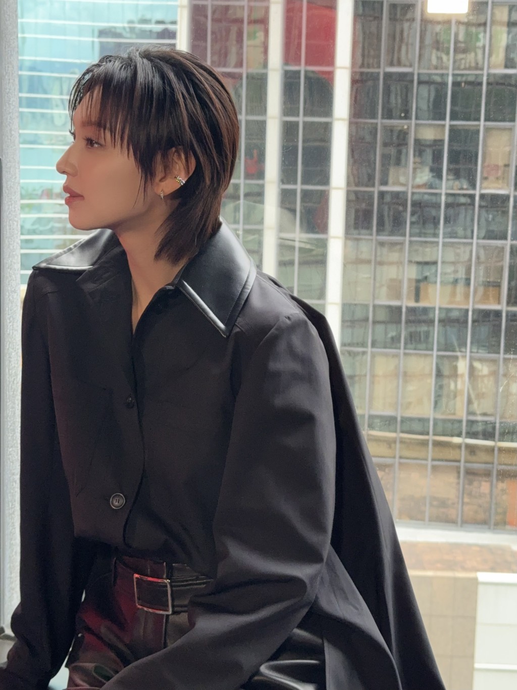 王丹妮首度正式接受武術槍械特訓。