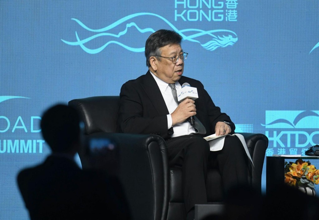 丘應樺表示，金融機構正發展區塊鏈貿易融資平台，以縮短交易時間等。