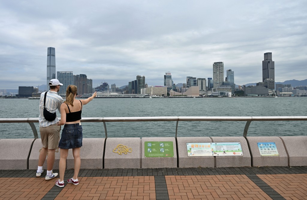 陸瀚民指業界希望維港兩岸能仿效新加坡濱海區,有一些近岸、近水的餐飲處所。資料圖片 陸瀚民指業界希望維港兩岸能仿效新加坡濱海區,有一些近岸、近水的餐飲處所。資料圖片