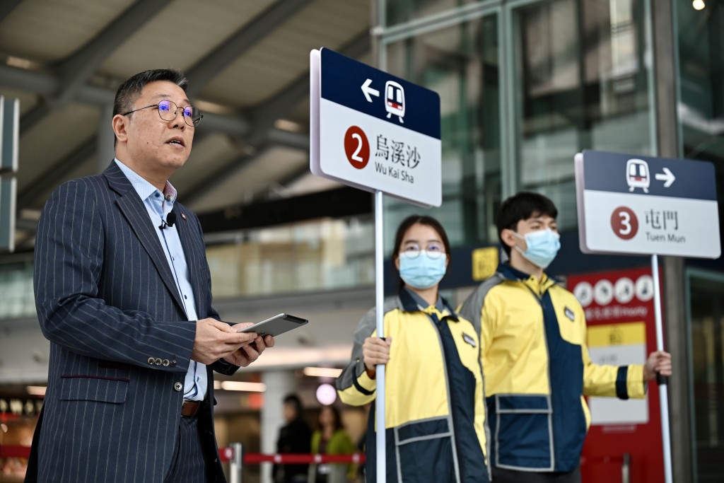 港鐵將於今年2月1日及3月8日實施在屯馬綫紅磡站實施特別服務安排，途經該站的乘客需要到對面月台轉車。