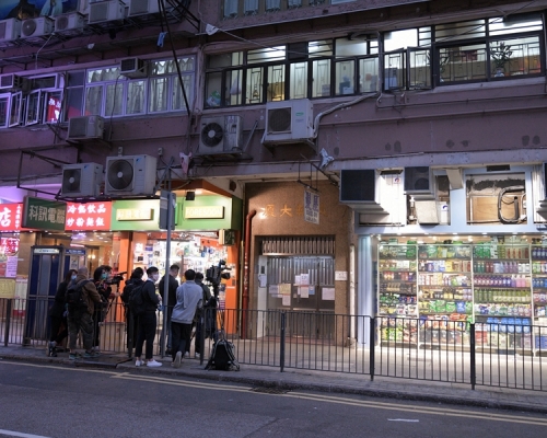 衛生署早前已派人到北角美輪大廈「福慧精舍」單位內進行消毒。資料圖片