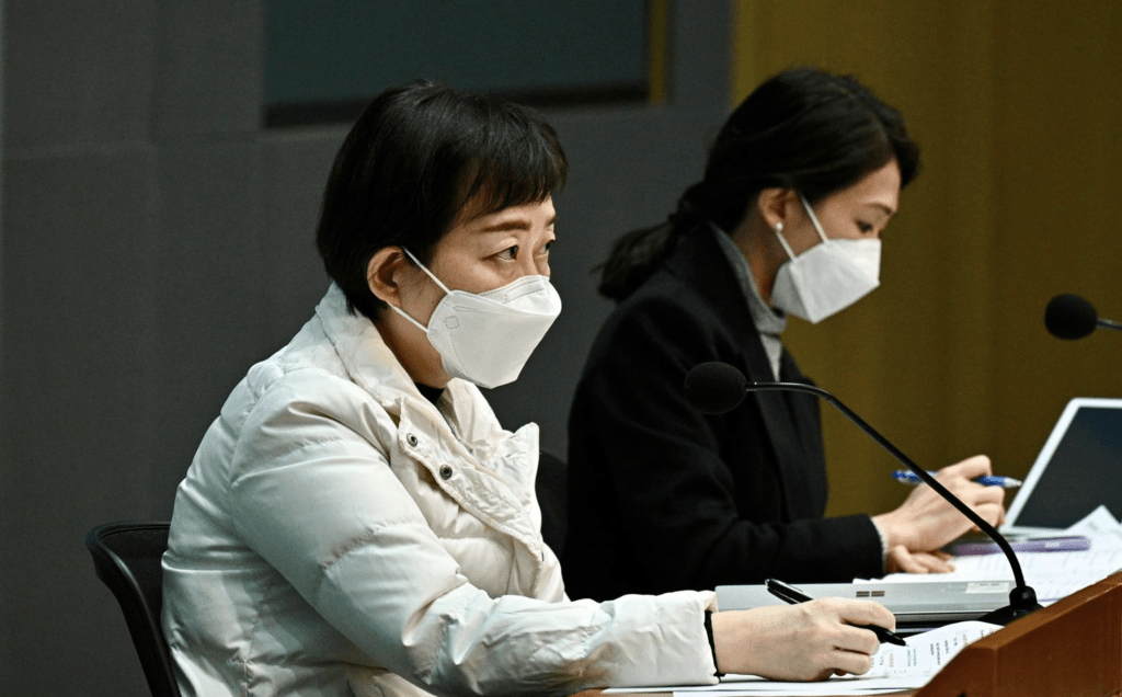 衞生防護中心傳染病處主任張竹君指同住或一同食飯才是密切接觸者。