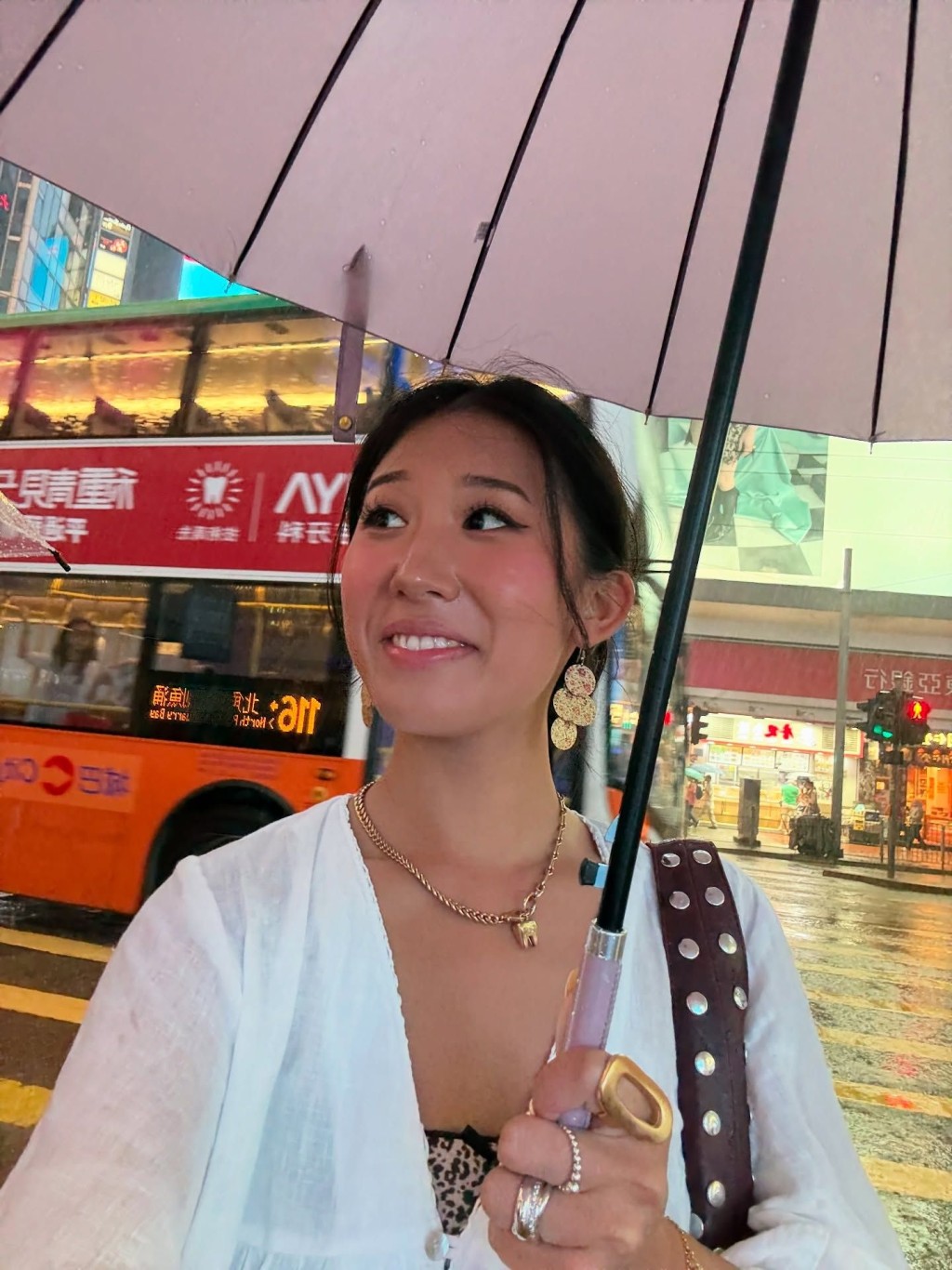 Natalie在大學時修讀國際關係科。