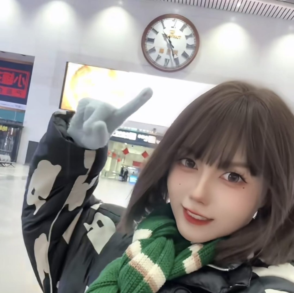 「給你一拳」投考空姐後,身體檢查時證實患上罕見癌症。抖音@給你一拳 「給你一拳」投考空姐後,身體檢查時證實患上罕見癌症。抖音@給你一拳