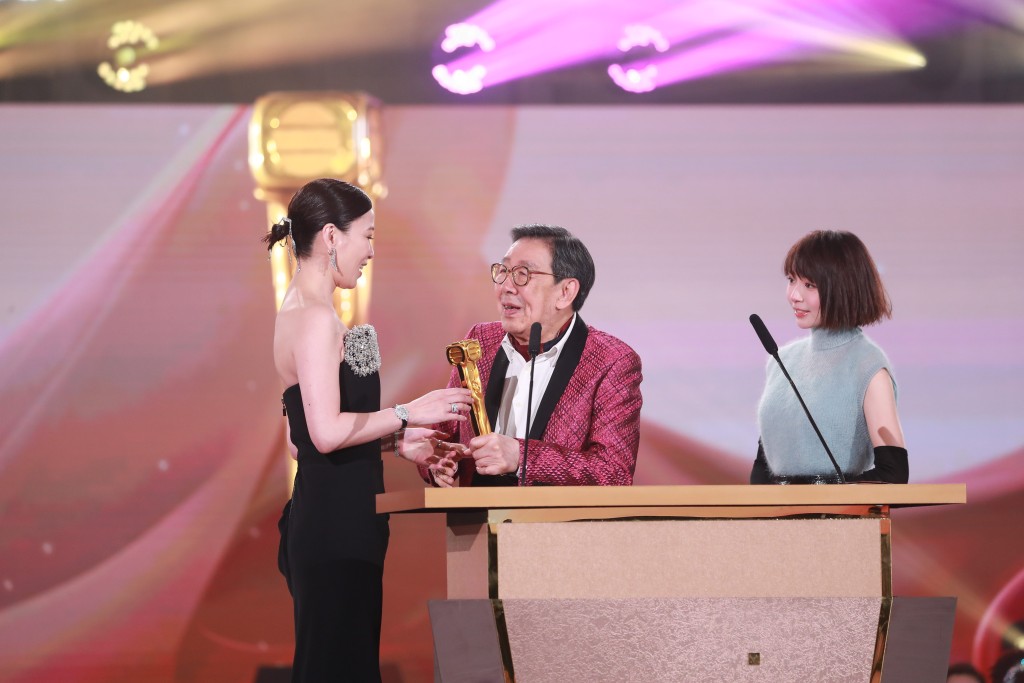 林明祯与胡枫在早前的《万千星辉颁奖典礼2023》，一同颁发「马来西亚最喜爱」奖项。  ​