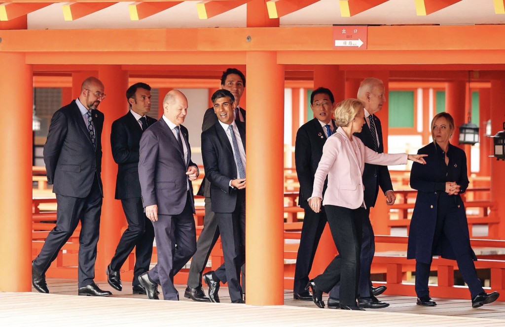 G7领袖参观严岛神社。 美联社