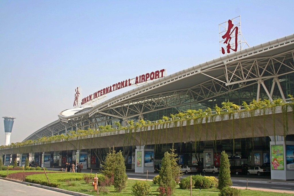五一期间部分前往淄博的游客被济南机场分流。网图
