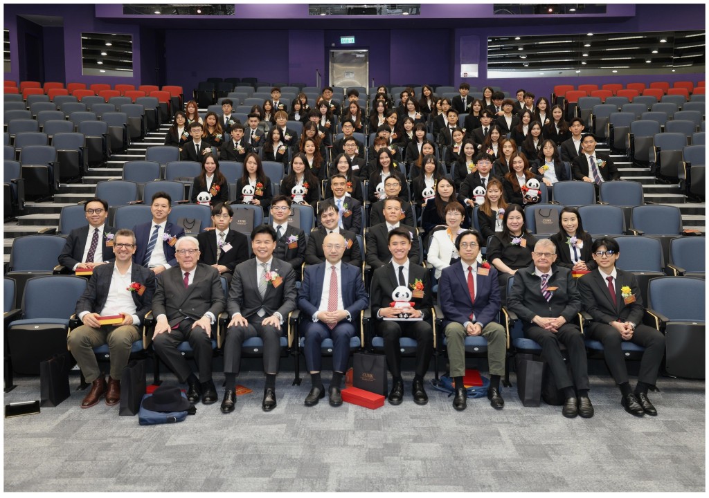 湯文龍上周五應邀出席中大第十八屆法律學院本科生院會執行委員會Invictus 就職典禮。香港律師會fb圖片 