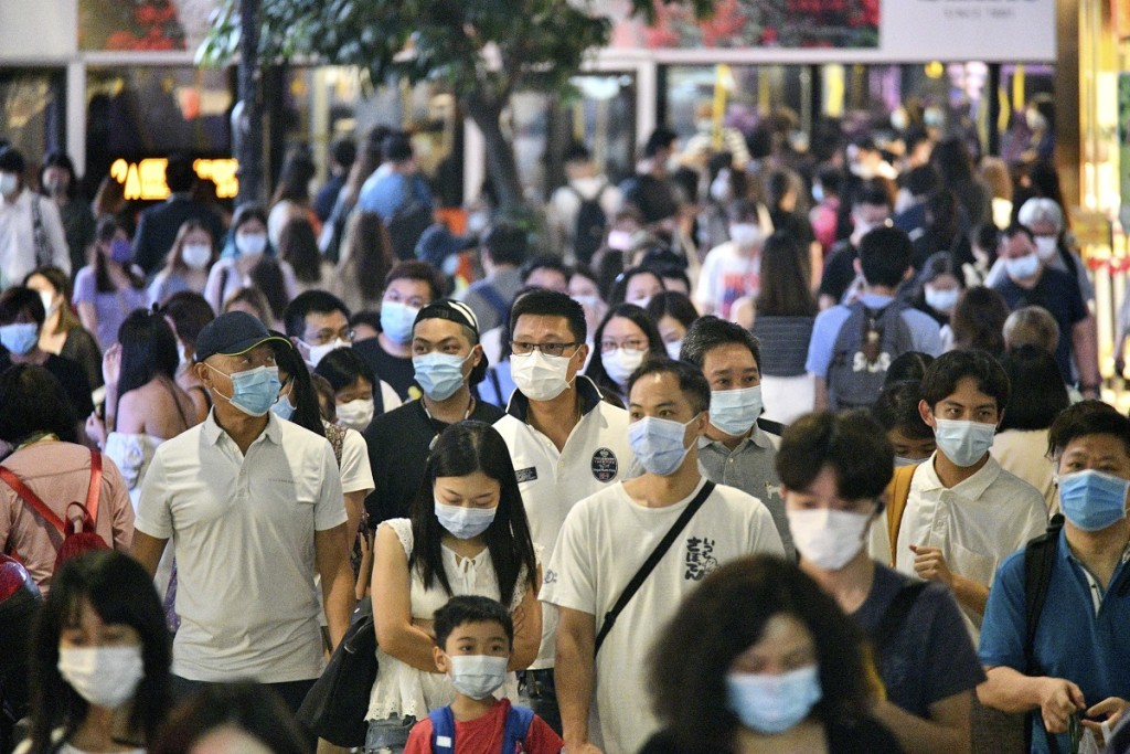 梁卓偉指個案數字甚至會以幾何級數上升。資料圖片