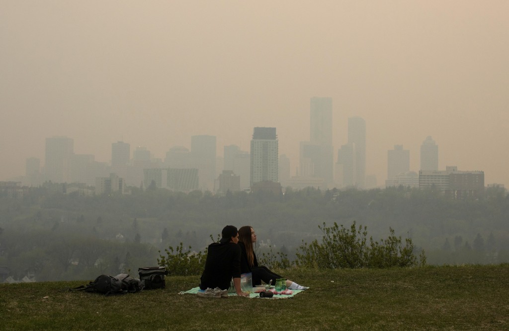 山火肆虐，影响加拿大各省空气质素。美联社