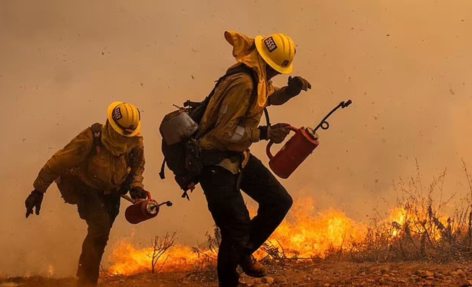 美國加州山火進一步擴大。AP圖片