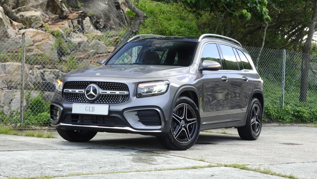 新版平治Mercedes-Benz GLB250 4Matic七座位SUV，原車配有Progressive Line外觀套餐。