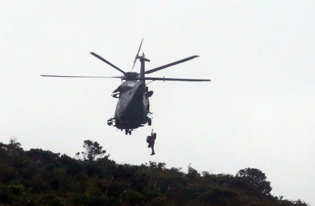 直升機將傷者救起。資料圖片