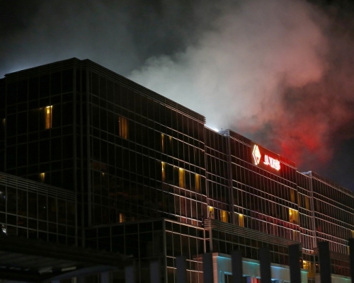 雲頂世界度假村周五凌晨發生槍擊縱火,造成最少37人死亡,包括4名台灣人。美聯社