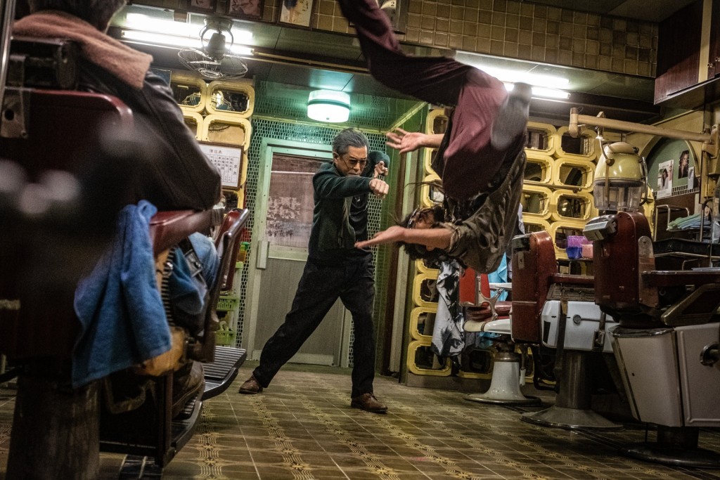 龍捲風打到去越南。 龍捲風打到去越南。