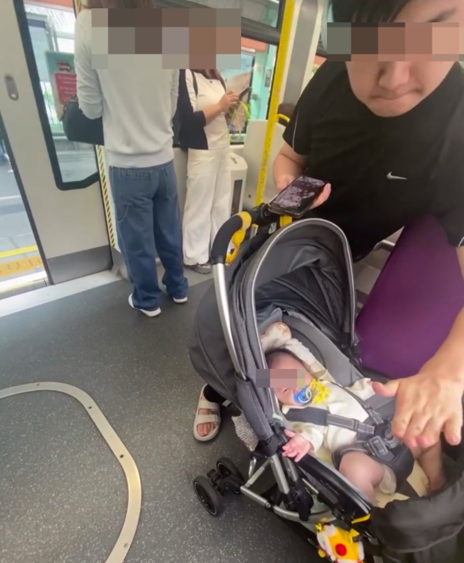 目擊者表示照顧者拍手BB腳部發出啪啪聲。(圖片來源:Threads@as._08____) 目擊者表示照顧者拍手BB腳部發出啪啪聲。(圖片來源:Threads@as._08____)