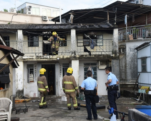 消防員到場開動1條喉及出動1隊煙帽隊撲救，將火救熄。
