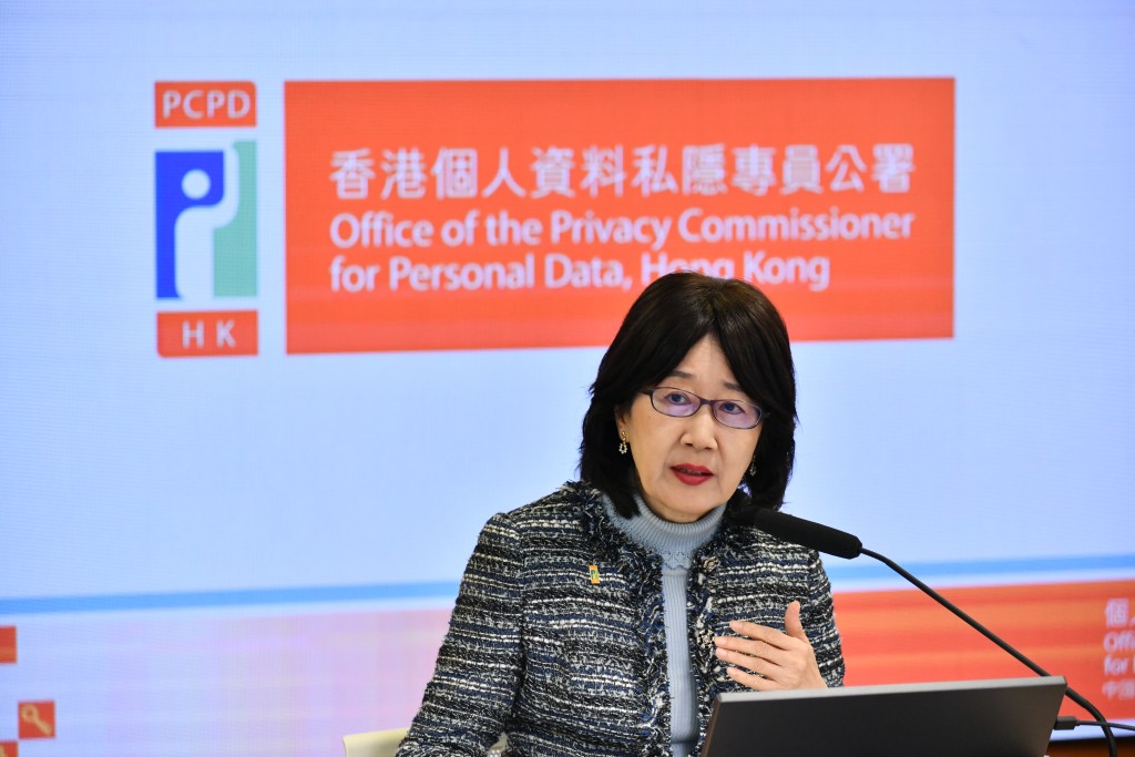 公署發表《錦囊》,旨在為學校及家長提供實用建議,協助他們預防及處理涉及兒童及青少年的深偽技術事故。盧江球攝 公署發表《錦囊》,旨在為學校及家長提供實用建議,協助他們預防及處理涉及兒童及青少年的深偽技術事故。盧江球攝