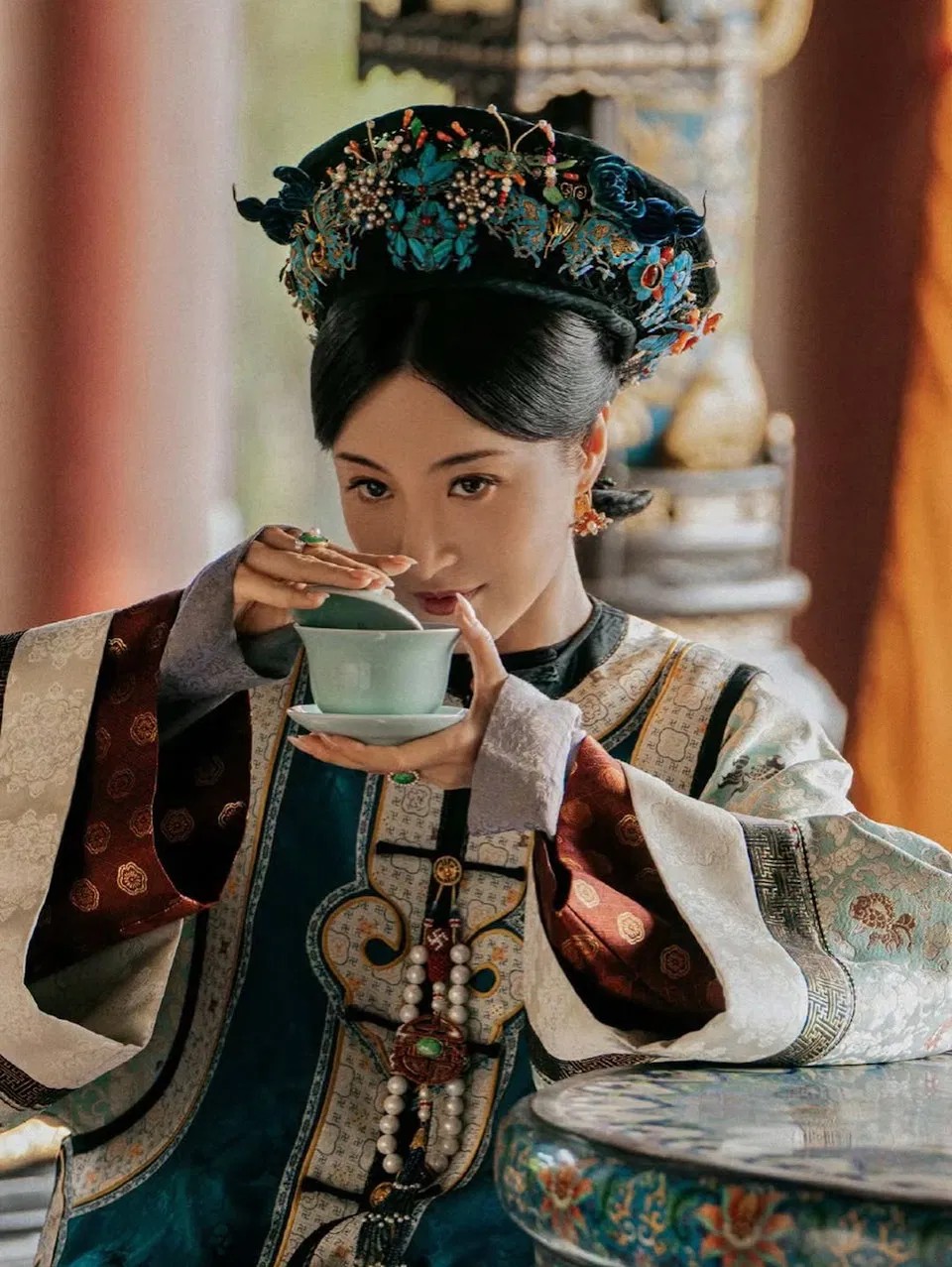 薇薇演年輕慈禧，充滿壓逼感。
