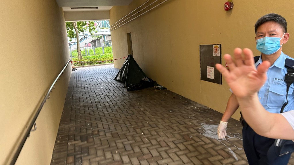 墮樓事主當場死亡。蔡楚輝攝 墮樓事主當場死亡。蔡楚輝攝