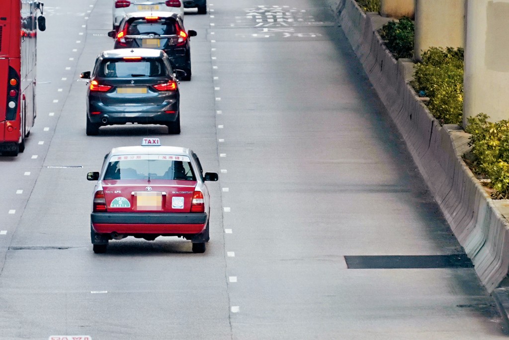 網約車規管方案正式出爐,政府計劃分別向司機、車輛及平台三方發出牌照。